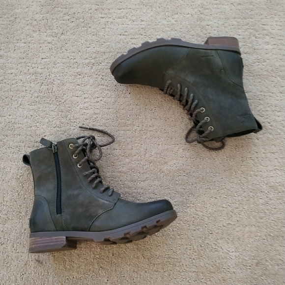 sorel phoenix lace boot